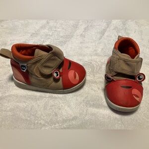 Crab Ikiki squeaker shoes